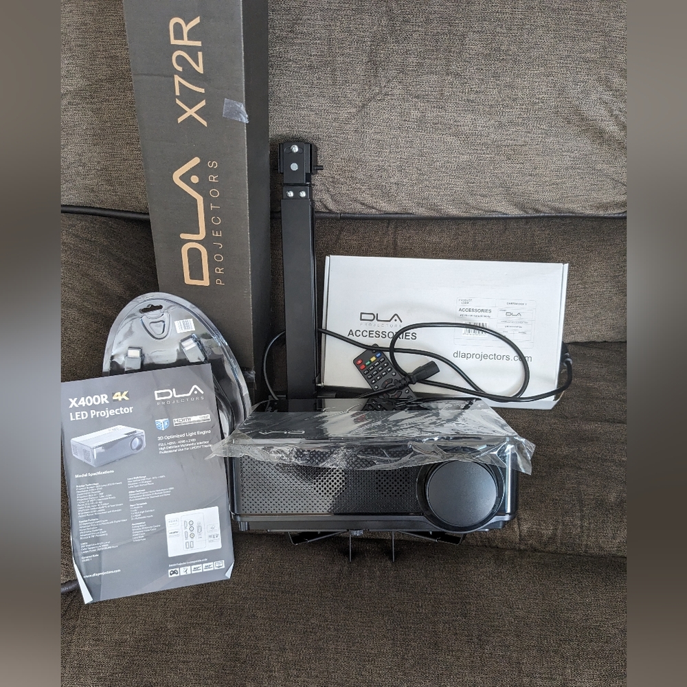 DLA X400R movie projector And DLA 72 Inch projector Screen